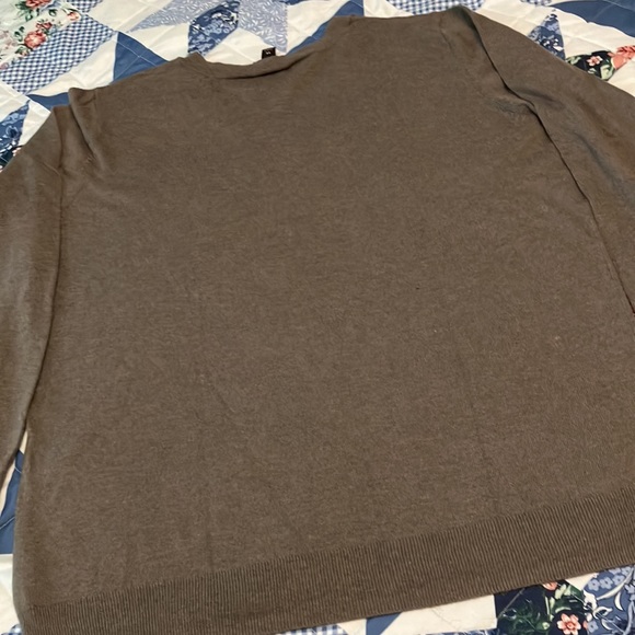 ⭐️ 5/$20 ⭐️ Worthington V-neck Sweater - Picture 2 of 7
